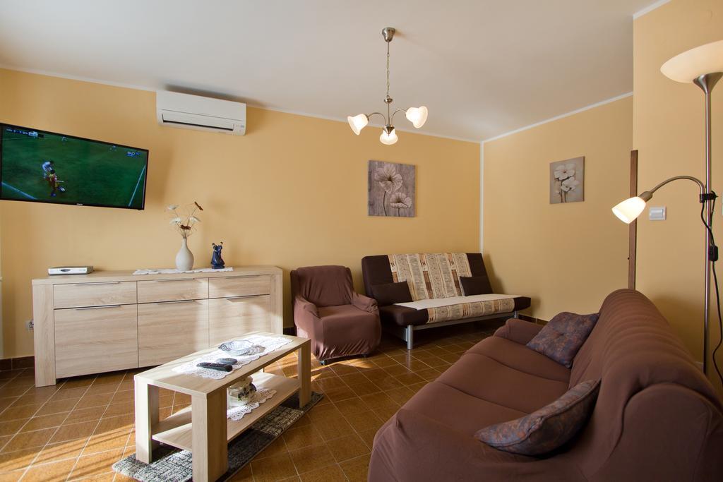 Apartments Davorka Porec Exterior photo