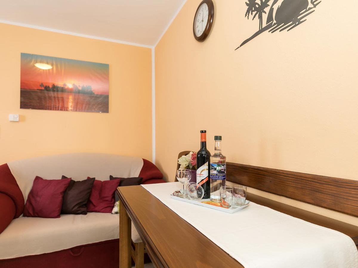 Apartments Davorka Porec Exterior photo
